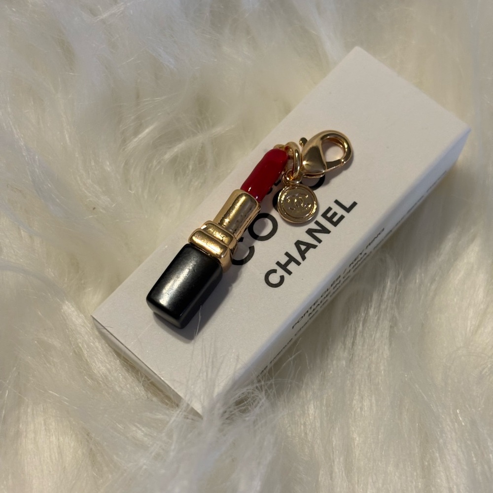 Coco CHANEL Red and Gold Lipstick Key Charm/GWP